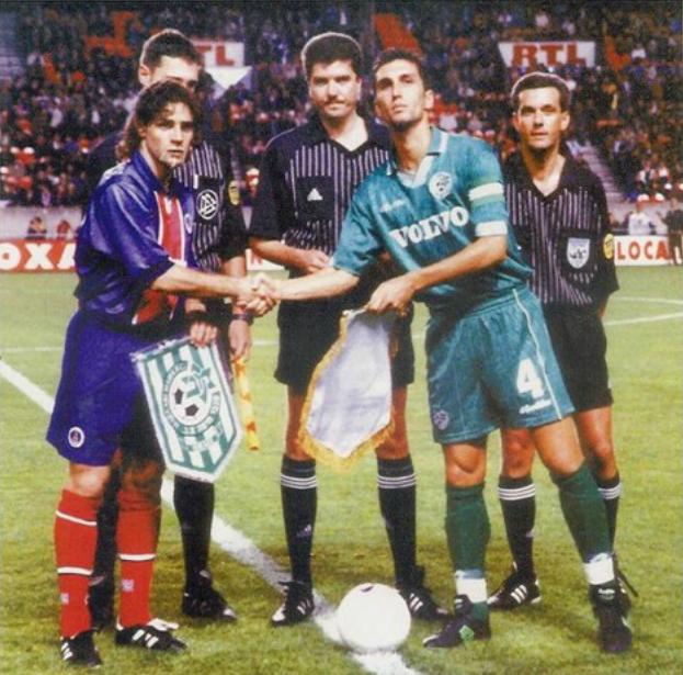 9899_PSG_Haifa_capitaines.jpg